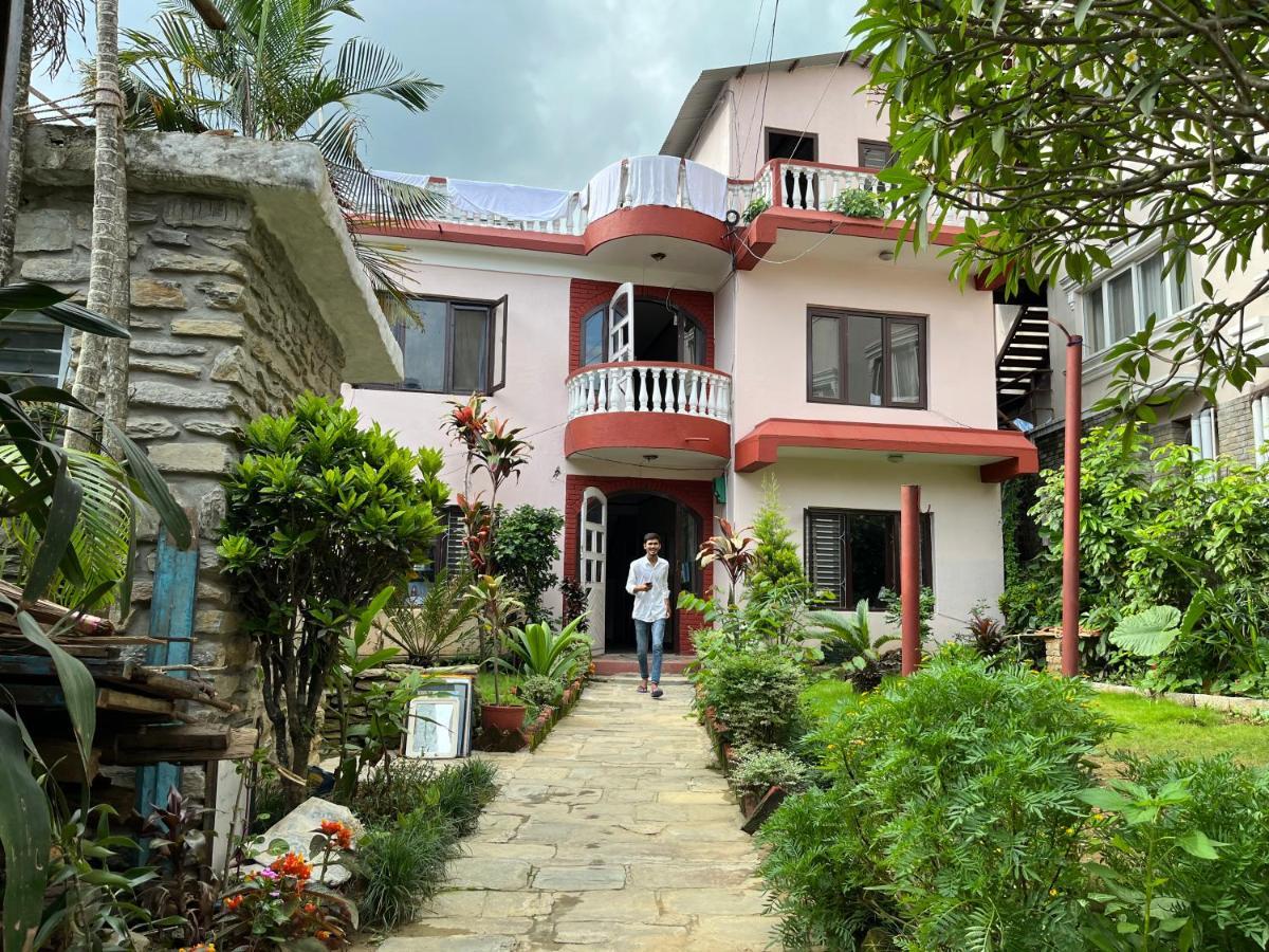 Nepali Cottage Guest House Pokhara Exterior foto