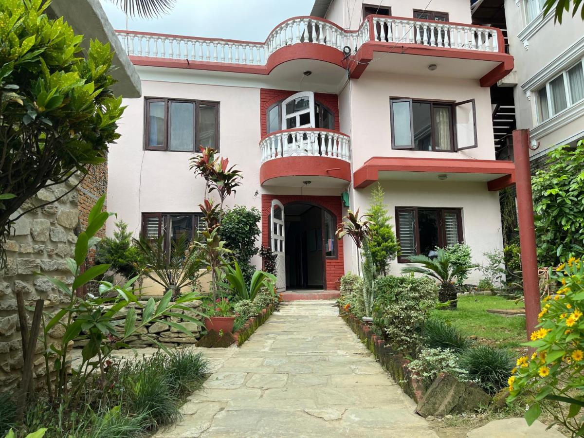 Nepali Cottage Guest House Pokhara Exterior foto