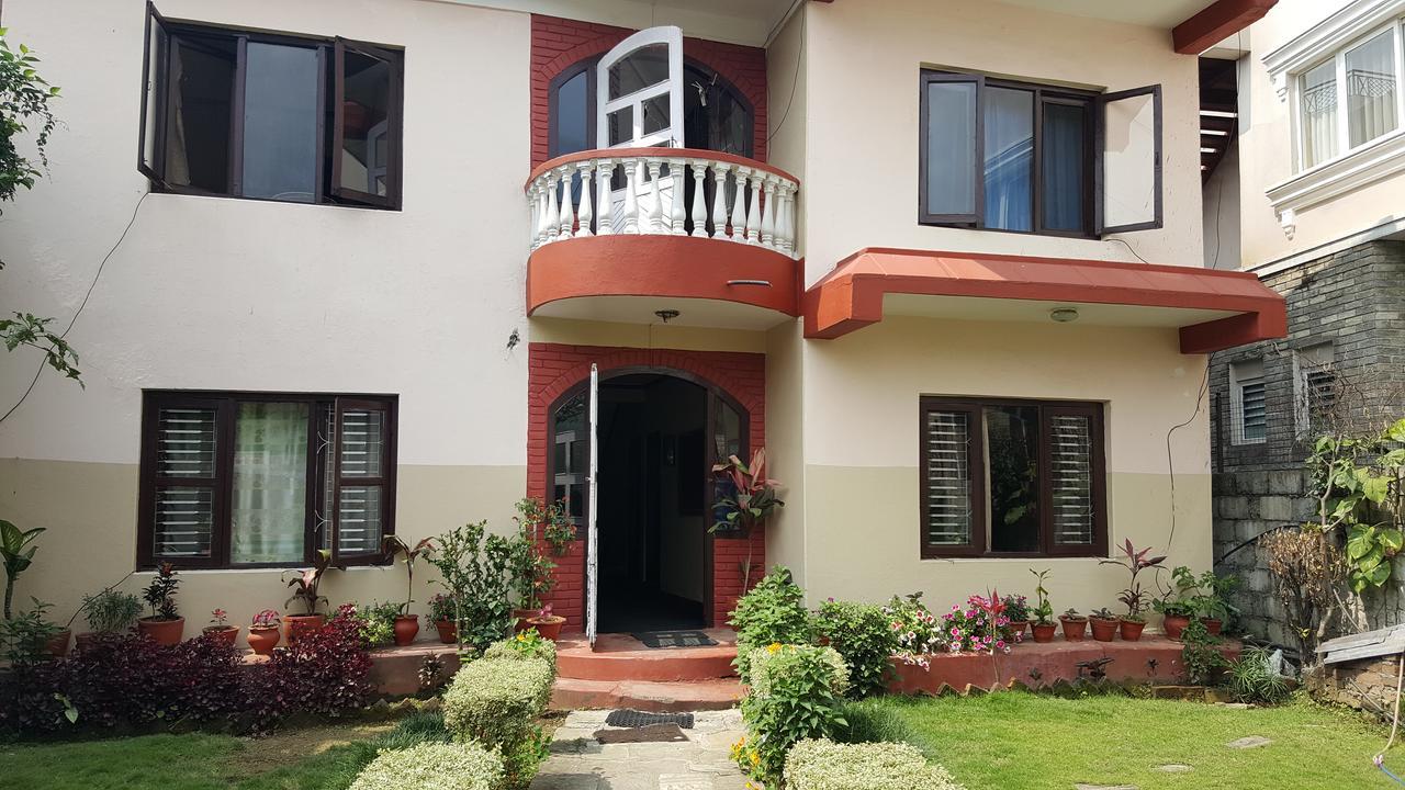 Nepali Cottage Guest House Pokhara Exterior foto